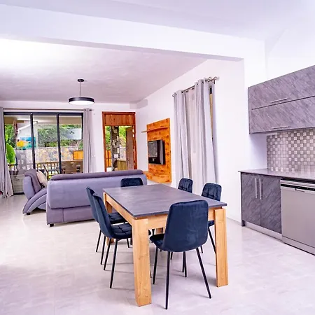 A&B Villa Grand Baie Exterior photo